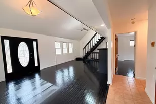 811 Hickory Ct, Lords Valley, PA 18428 - Photo 4