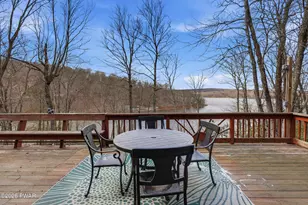 115 Marina Village Ln, Greentown, PA 18426 - Photo 24