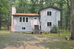 805 Pastern Ct, Hawley, PA 18428 - Photo 2