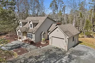 187 Indian Dr, Greentown, PA 18426 - Photo 2