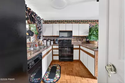 419 Tudor Court, Bushkill, PA 18324 - Photo 6