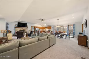 109 Banbury Dr, Bushkill, PA 18324 - Photo 2