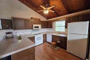 802 Clydesdale Ct, Lords Valley, PA 18428 - Photo 10