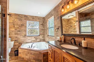 111 Woodcrest Dr, Hawley, PA 18428 - Photo 10