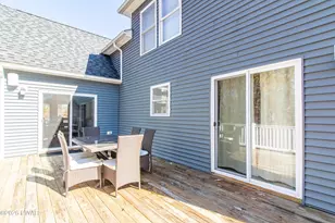 111 Woodcrest Dr, Hawley, PA 18428 - Photo 8