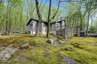 802 Sunrise Ct, Lords Valley, PA 18428 - Photo 2