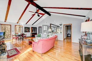 802 Sunrise Ct, Lords Valley, PA 18428 - Photo 10