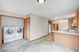 46 Beechwood Dr, Lake Ariel, PA 18436 - Photo 4