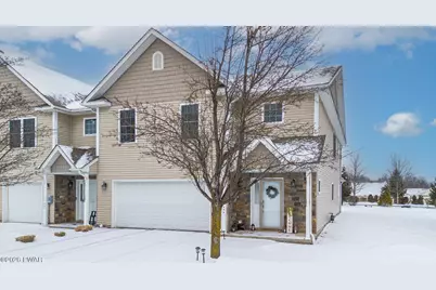 233 Shadow Wood Circle, Archbald, PA 18403 - Photo 4