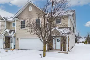 233 Shadow Wood Cir, Archbald, PA 18403 - Photo 4
