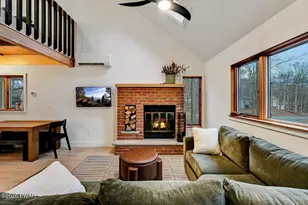 258 W Lakeview Rd, Lackawaxen, PA 18435 - Photo 8