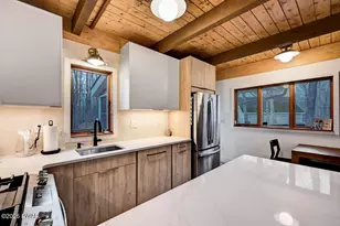 258 W Lakeview Rd, Lackawaxen, PA 18435 - Photo 18