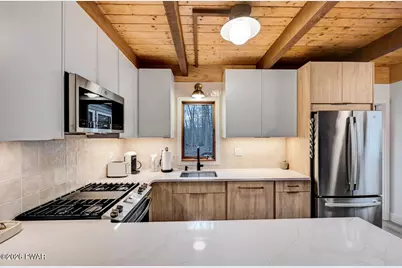 258 W Lakeview Road, Lackawaxen, PA 18435 - Photo 16