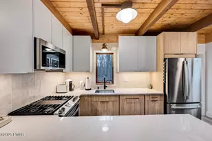 258 W Lakeview Rd, Lackawaxen, PA 18435 - Photo 16