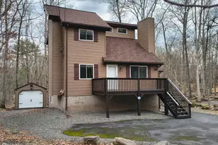 136 Rainbow Dr, Lackawaxen, PA 18435 - Photo 2