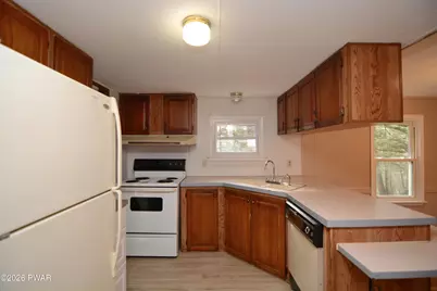 137 Oak Drive, Greentown, PA 18426 - Photo 4