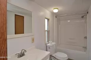 137 Oak Dr, Greentown, PA 18426 - Photo 10