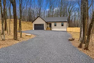 109 Pitch Pine Ln, Milford, PA 18337 - Photo 2