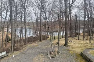 142 Northwynd Dr, Milford, PA 18337 - Photo 4