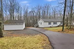 146 Tink Wig Dr, Hawley, PA 18428 - Photo 1