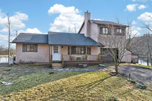 4143 Spring Cir, Bushkill, PA 18324 - Photo 2