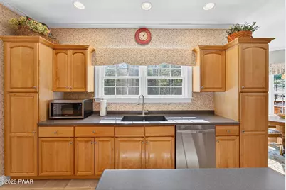 109 Mulberry Lane, Milford, PA 18337 - Photo 12