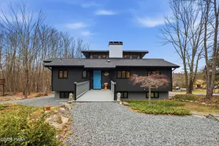1647 Windemere Pl, Lake Ariel, PA 18436 - Photo 2