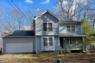 154 Lakeview Dr, Dingmans Ferry, PA 18328 - Photo 1