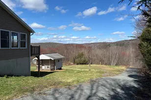 523B Creek Dr, Prompton, PA 18456 - Photo 12