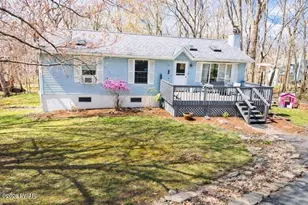 103 Pompom Ct, Milford, PA 18337 - Photo 2