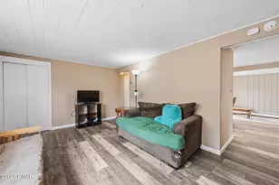 136 Buck Horn Dr, Hawley, PA 18428 - Photo 8