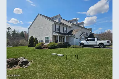 301 Victoria Way, East Stroudsburg, PA 18302 - Photo 2