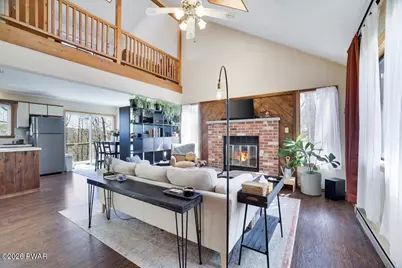 109 Essex Court, Bushkill, PA 18302 - Photo 4