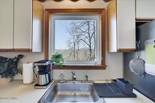 109 Essex Ct, Bushkill, PA 18302 - Photo 12