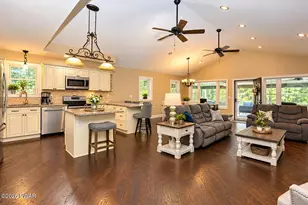 132 River Rd, Greentown, PA 18426 - Photo 4