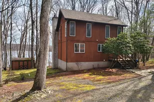 212 Fawn Lake Dr, Hawley, PA 18428 - Photo 4