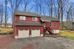 178 Yacht Club Dr, Greentown, PA 18426 - Photo 1