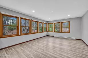 1093 Lancaster Dr, Bushkill, PA 18324 - Photo 12