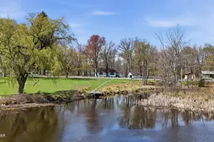 364 E Shore Dr, Lake Ariel, PA 18436 - Photo 2
