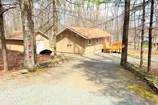 239 Fawn Lake Dr, Hawley, PA 18428 - Photo 2