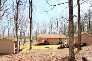 239 Fawn Lake Dr, Hawley, PA 18428 - Photo 4