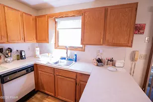 63 Ridgeview Dr, Lake Ariel, PA 18436 - Photo 14