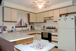 1022 Teakwood Dr, Newfoundland, PA 18445 - Photo 8