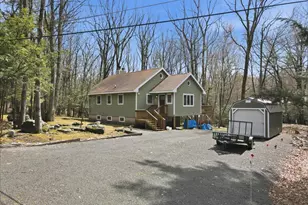 212 Bluebird Ct, Lakeville, PA 18438 - Photo 4