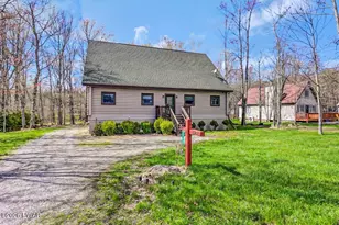 135 Boulder Rd, Lake Ariel, PA 18436 - Photo 1