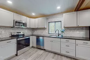 161 Ledgeway Dr, Dingmans Ferry, PA 18328 - Photo 1