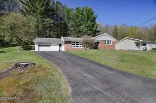 1843 Parkway Dr, Honesdale, PA 18431 - Photo 2