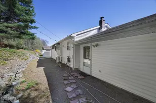 1843 Parkway Dr, Honesdale, PA 18431 - Photo 6