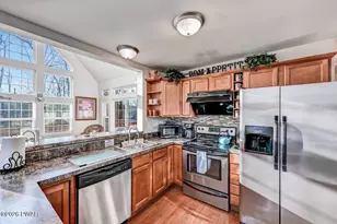 100 Oriole Pl, Lackawaxen, PA 18435 - Photo 32