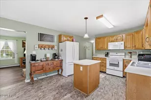 16 Rockwell Ln, Waymart, PA 18472 - Photo 14